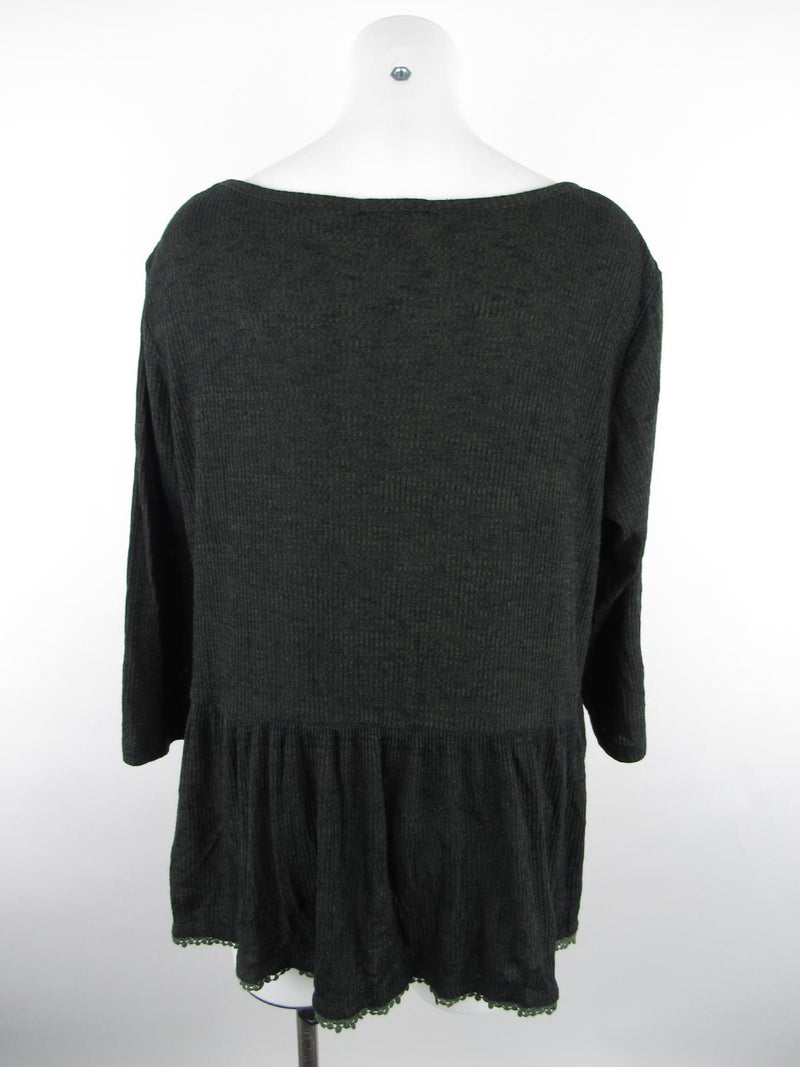 Signature ǀ Studio Knit Top