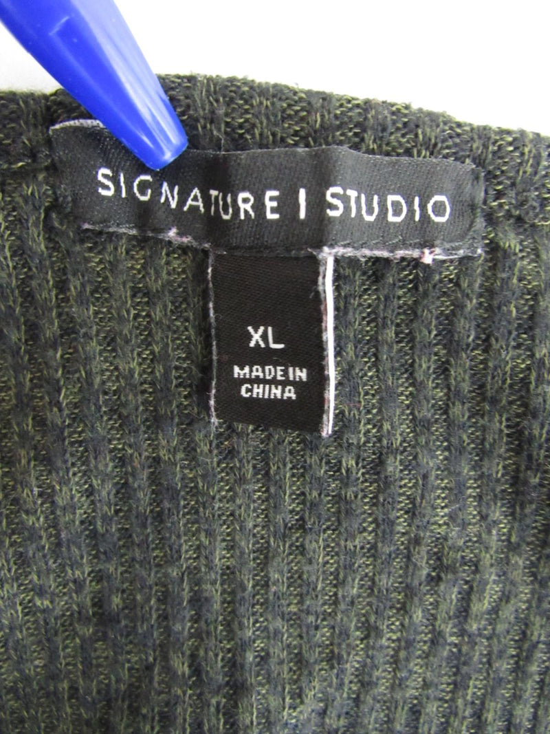 Signature ǀ Studio Knit Top